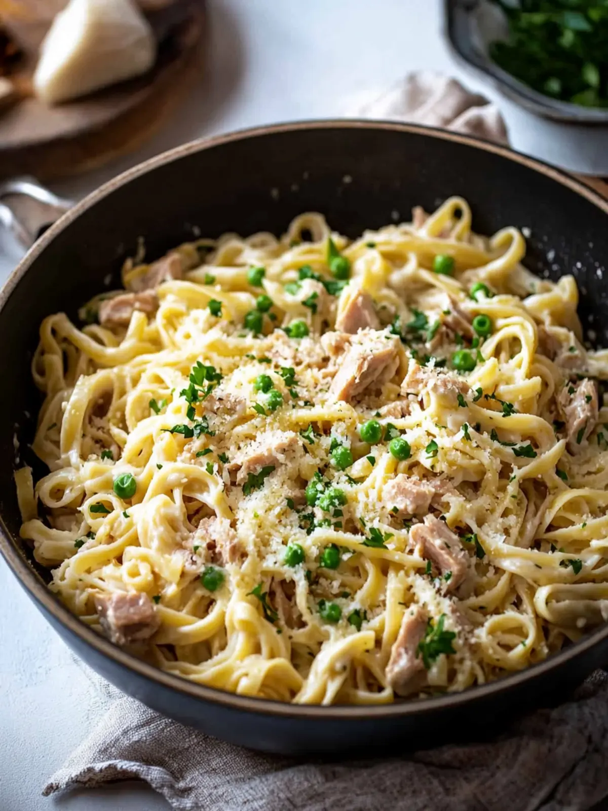 Creamy Parmesan Tuna Pasta: A Quick Comfort Food Delight 4 Creamy Parmesan Tuna Pasta