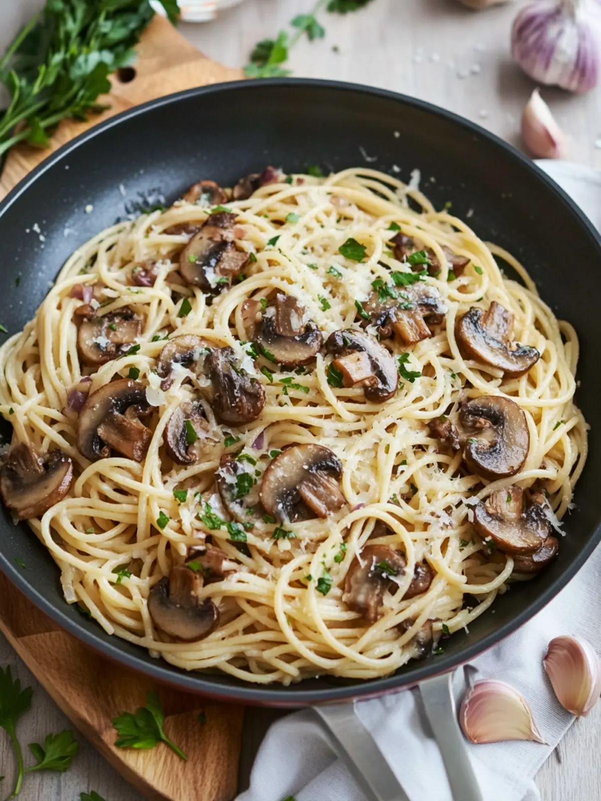 Savor Every Bite of Mushroom and Garlic Spaghetti Dinner 5 Mushroom and Garlic Spaghetti Dinner